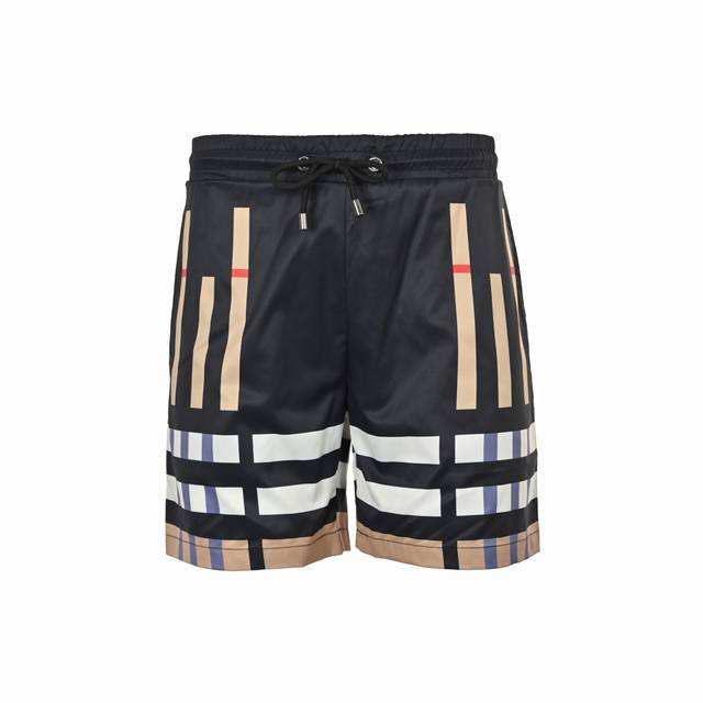 Burberry 巴宝莉 经典大格子沙滩短裤这款短裤采用薄款设计，无需担心闷热或出汗，轻盈自然。经典的格子图案在阳光下更显出夏日感，使您瞬间成为海滩的焦点。 后