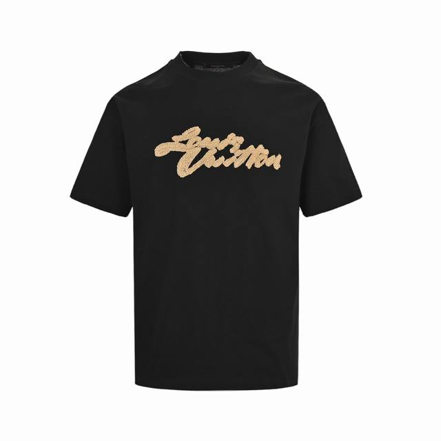 Louis Vuitton 路易威登 25Ss 麻绳字母刺绣短袖第一时间原版购入开发，面料采用15S精棉平纹230G同缸共染螺纹无色差，本款T恤为轻盈棉质针织注