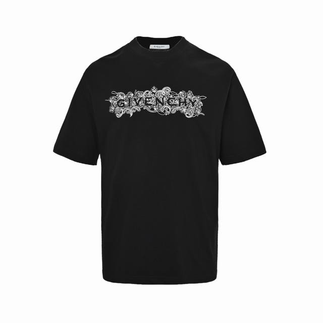 Givenchy 纪梵希 花卉刺绣字母Logo短袖面料采用高克重280G重精梳棉，定制1:1螺纹，面料舒适亲肤无异感，制定染面料，纺织密度高，垂感佳，不易变形，