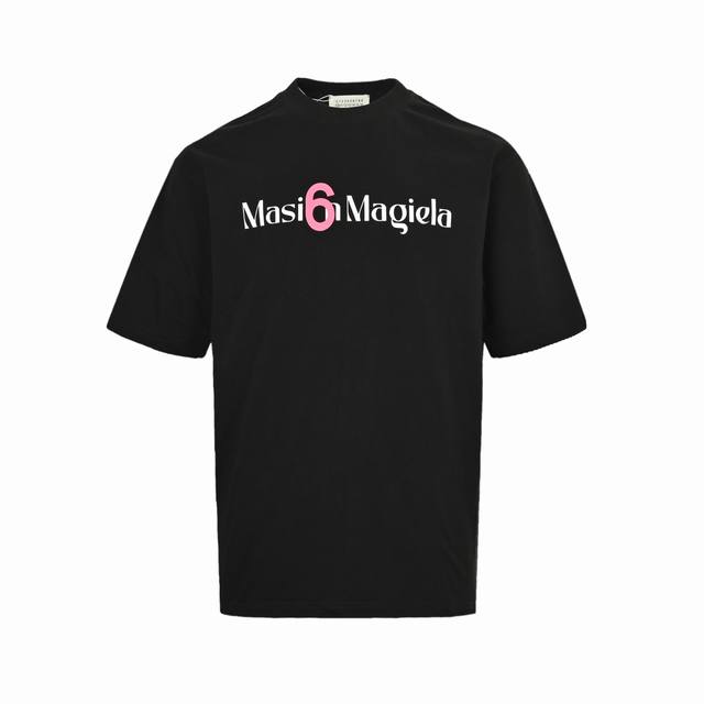 Maison Margiela 马吉拉 25Ss 字母数字粉色6印花短袖Logo标识精致升级，灵感源自八十年代复古原版面料官方同款短袖T恤定制280克同缸染面料