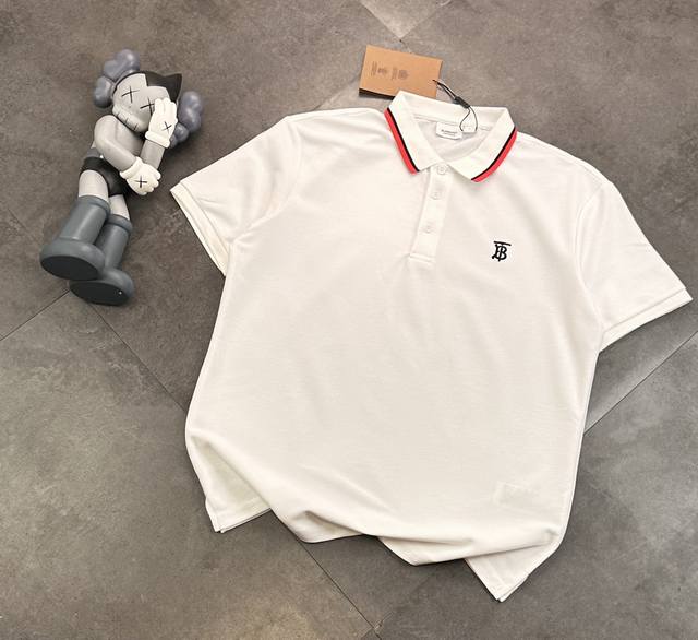 潮牌 巴宝莉刺绣Polo衫情侣款短袖T恤Polo衬衫！：240G双纱潮牌专用棉，纹理清晰，质感满满，同缸定染1×1无色差精密纯棉螺纹，层搭叠穿，自留好货，强烈推