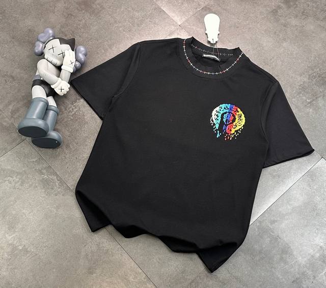 潮牌Chromehearts 克罗心满印刺绣圆领短袖T恤！：240G双纱潮牌专用棉，纹理清晰，质感满满，同缸定染1×1无色差精密纯棉螺纹，层搭叠穿，自留好货，强