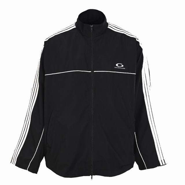 Balenciaga巴黎世家Blcg 环形五条杠套装立领夹克外套这款采用优质200D尼龙斜纹布制成的产品，融合了现代工艺与功能性设计的精髓，呈现出耐用、轻便且极