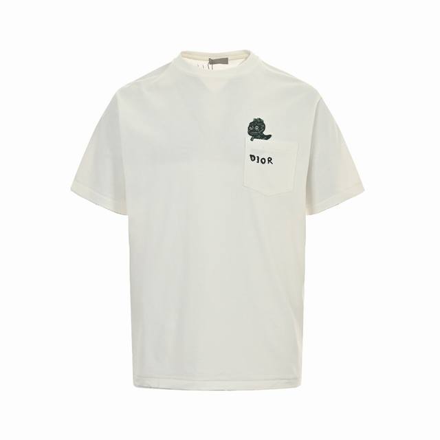 Dior 迪奥 24Ss 口袋小恐龙刺绣短袖定制1:1原版20支双纱赛尔棉配套32支双纱罗纹面料，，衣身多处皆由纯人工规律性定位磨破，做工繁琐复杂，人工定位车贴