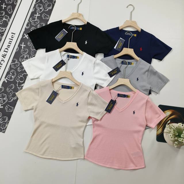 尺码S-Xl女款拉夫劳伦Ralph Lauren经典小马刺绣V领女神款夏季针织短袖T恤 针织衫 这两年拉夫劳伦风好大！审美真的有大大提高小马刺绣点缀就很好看，