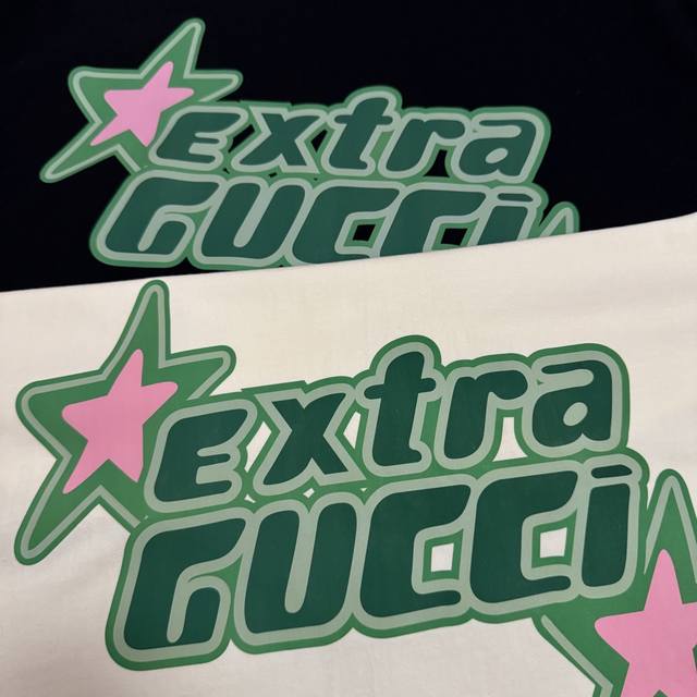 古驰Gucci 五角星大Logo字母休闲百搭情侣短袖穿上就是舒适自在 减龄又显瘦的存在，慵懒而随性，结合干净简单的色系就特别耐看，适合日常穿着～复古标识 显得格