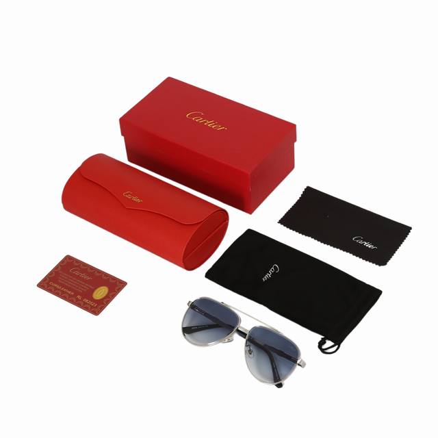 Cartier卡地亚 品牌标识饰面螺丝-金属-飞行员式-太阳眼镜-男女同款情侣款-银色-官网在售价 P40,540Rmb，Santos De Cartier太阳