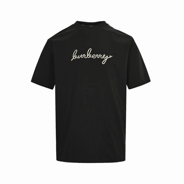 Burberry 巴宝莉 25Ss 战马刺绣后袋印花短裤面料采用高端冰感索罗娜面料，采用进口绣花机器特殊绣花 上身效果宽松休闲，百搭款，三标齐全 ，男女同款 S
