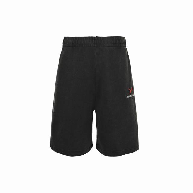 Balenciaga & Puma 联名刺绣Logo短裤采用立体绣花工艺，布料采用毛圈纯棉 手感非常舒服 两侧开一字袋 时尚又个性，超级百搭的一款！高温固色 男