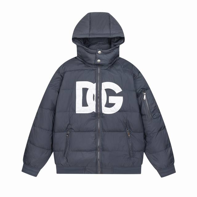 囍 D G 杜嘉班纳 秋冬新款羽绒服 原版1:1订制五金配件全进口原版定制 欢迎专柜对比 绝对的高品质 采用顶级90白鸭绒 超柔软 充羽量蓬松饱满 超级重工 面
