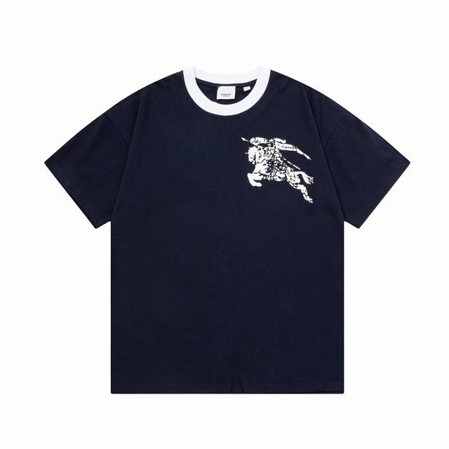 Burberry 巴宝莉 直喷战马领部拼接 大Logo经典识标印花精致升级灵感源自八十年代复古原版面料 官方同款 短袖T恤定制260克同缸染面料 手感非常舒服