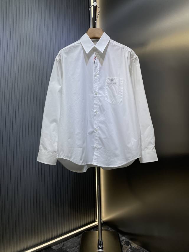 Balenciaga Nano 顶级原单 Bb刺绣衬衫定制臻品柔忆平纹雅棉 轻盈顺滑 舒适贴肤 以纯粹的黑色为底色 深邃神秘且充满力量 胸前那精妙的Balenc