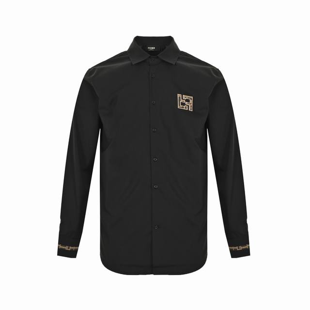 Fendi 芬迪 Ff刺绣衬衫版型简约利落，采用进口棉质面料，品质与舒适性凸显。款式简约又不显单调，既有运动的功能性，又不缺乏时尚的休闲感，版型简约立体，贴合身