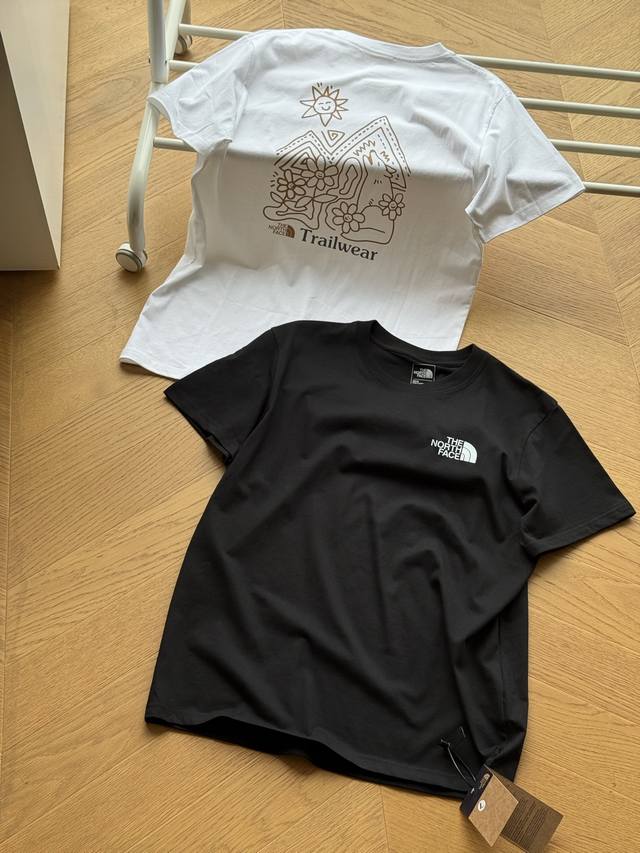 The North Face北面 太阳花朵印花 短袖Tee 男女同款黑色 白色 M～3Xl原版纯棉面料，进口原版Logo印花！区别通货版本！各处小细节完美呈现，