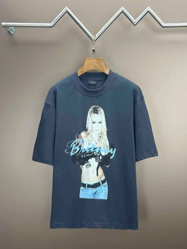 高端品质 巴黎世家Balenciaga 原版高克重纱纯棉面料重工艺，印花，烫珠，手感滑爽 L极度舒适体验 十足的高级感，都保持奢华高贵的特有的视觉质感.颜色：巴