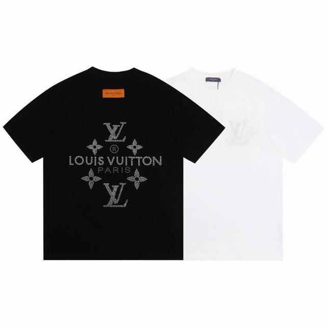 Louis Vuitton路易威登2025Ss新款字母金属烫钻情侣休闲短袖T恤最高版本！定制面料290克双纱！字母金属烫钻工艺设计！辅料：开模原版过鉴定领标 %
