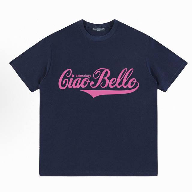 Balenciaga 巴黎世家粉色字母圆领短袖T恤 男女同款面料采用260G 双纱纯棉，做工规整，纹路清晰，穿着舒适！宽松版型男女都能驾驭品质随意对比自留主推墙