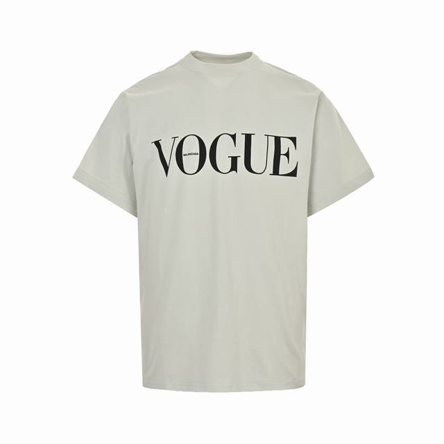 Balenciaga &Vogue 巴黎联名灯塔印花短袖面料采用16支单精梳紧密纺纱做洗后250克加密平纹布 做无尘烧毛加面部轻食毛工艺 对板定染浅灰色偏红色墨