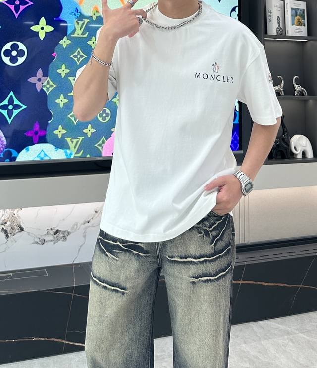 蒙口 2025春夏新品，优选特定原版开发330支双股精棉平纹面料，上身挺阔舒适度佳，外穿内搭随意搭配，男女同款尺码M-Xxl