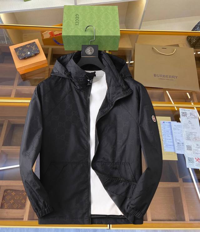 古奇 官网同款，三标齐全，提前发售 2025Ss春季新款男士夹克外套，双面穿原单三标齐全高端版本 专柜定制面料 透气舒适度高，细节无可挑剔，品牌元素设计理念，体