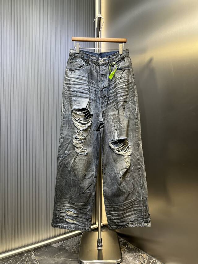 Balenciaga 顶级原单 巴黎世家 25Ss 重工泥染洗水破坏牛仔长裤巴家废土风暴走！高街玩家必锁的 破坏神裤 谁能拒绝这种“被岁月撕碎又重组”的叛逆美学