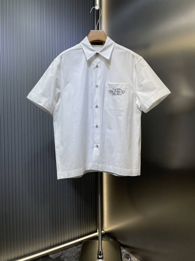 Louisvuitton X Nigo 顶级原单 富士山本款棉质短袖衬衫拥有醒目撞色刺绣，致意 Pharrell Williams 和Nig。 于2025 秋冬