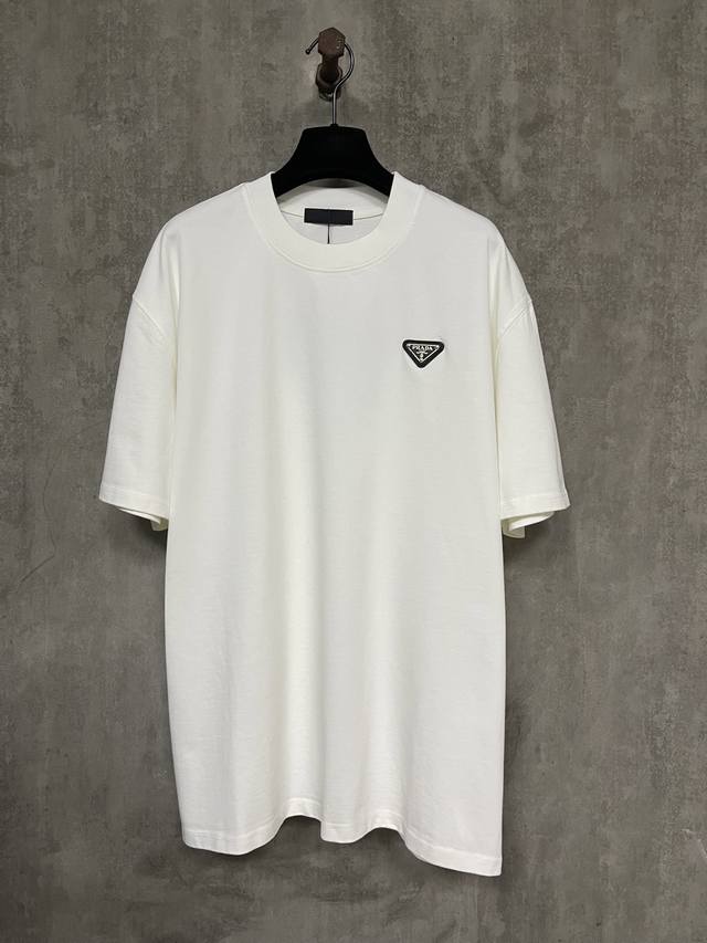重磅400G Prada 普拉达 25Ss 银标皮牌圆领重磅短袖T恤面料高定超重磅全棉双纱紧密新疆棉 克重400克 搭配2*2索罗娜罗纹 420G 布面干净 布