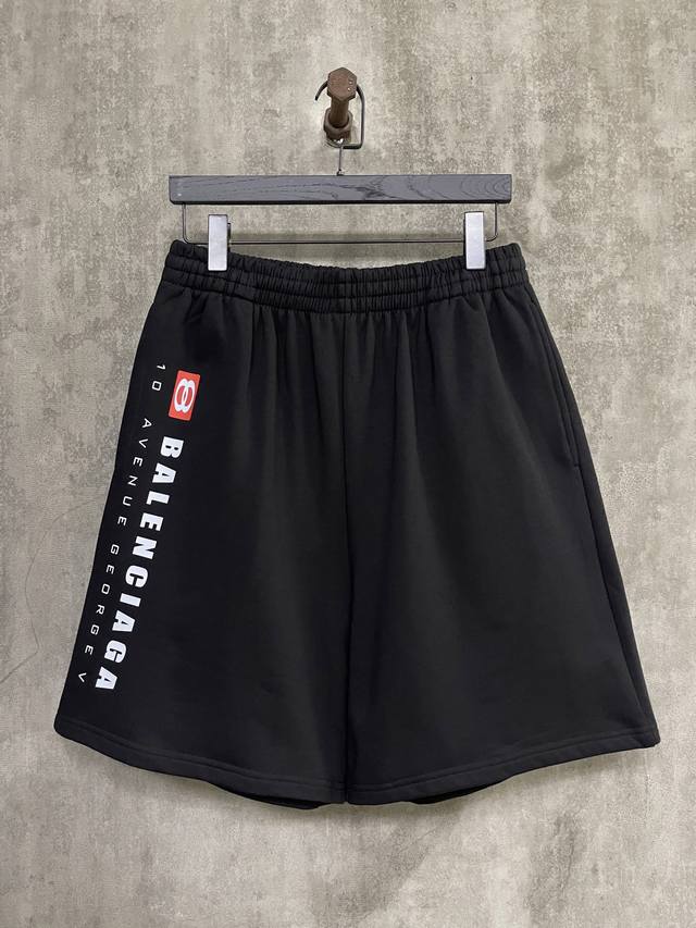Balenciaga巴黎世家 Ss25 红标双环印花休闲短裤原版面料官方同款 定制520克全棉毛圈卫衣面料 同缸染面料手感飞常舒服 采用高密度立体刺绣定制五金