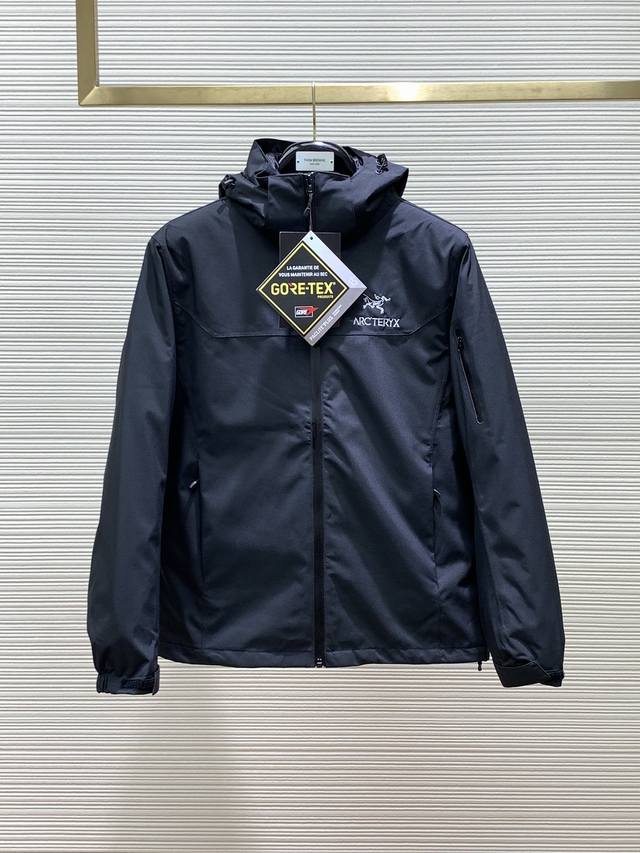 今年鸟家王炸款三合一冲锋衣羽绒服了来了！一衣三穿！内胆带Logo轻薄户外级羽绒服！外层是天花板级别鸟Beta Lt 系列！Arc‘Teryx Beta Lt G