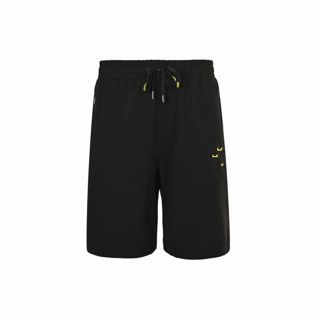 Fendi 芬迪 25Ss 小怪兽眼睛徽标刺绣短裤透气垂感面料，上身透气舒适，定制五金辅料，防水拉链，高腰剪裁搭配利落裤线，既修饰腿型又自带松弛感。内置松紧腰头