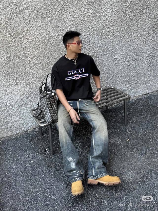 Gucci 25Ss春夏新款 幻彩重影短袖T恤 32支双纱面料克重260克纯棉重磅营造的 纺织密度高 垂感佳 不易变形 厚织感加上紧密纺纱工艺 不会影响Tee的