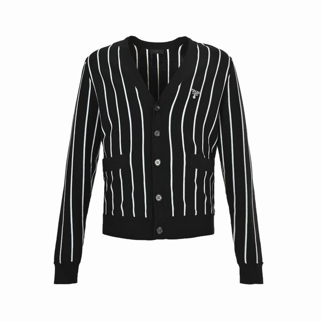 Prada 普拉达 25Fw 竖条纹刺绣V领针织毛衣开衫外套定织羊棉复合材质，进口机刺绣工艺，采用接缝立体缝线，成衣洗水加软去味工艺，通过专业的洗涤设备和特定的