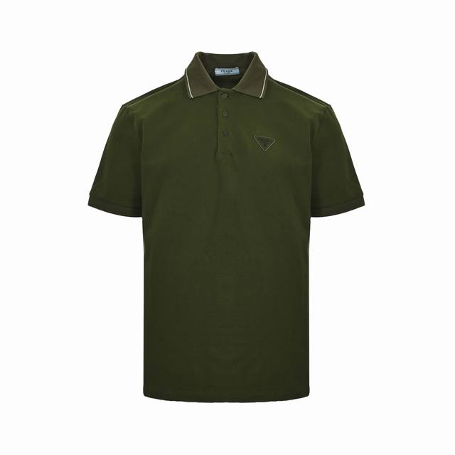 Prada 普拉达 25Ss 胸口三角标撞色刺绣Polo短袖客供精仿棉打造珠地材质面料，质感柔软细腻爽滑，舒适透气凉爽，且久穿久洗不褪色不变形。进口田岛机刺绣。