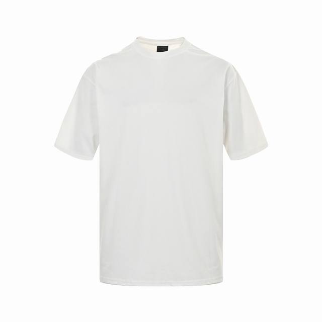 Balenciaga 巴黎世家 24Ss 度假风后背字母印花短袖背面饰以Paris艺术作品印花 康利直喷手绘视觉 面料成衣都做洗水处理 反复穿着不会变形褪色 男