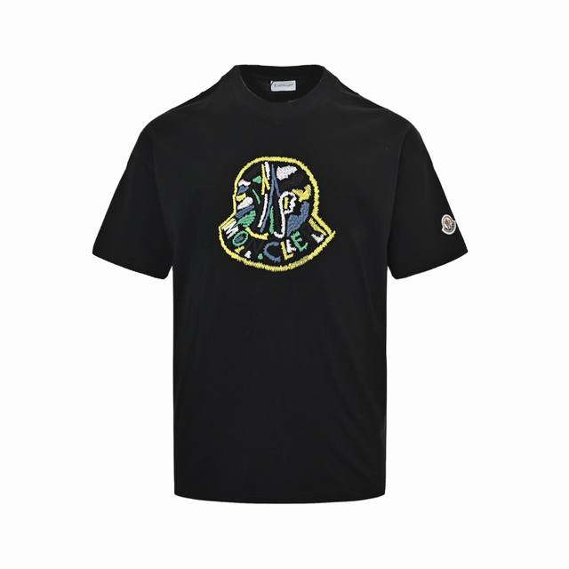 Moncler 蒙口 25Ss 刺绣Logo短袖官网同步，专柜纯棉面料！贴肤舒适，耐看又好穿，经典简约Logo设计，原厂工艺一丝不苟，型男型女必备单品 吊牌 领