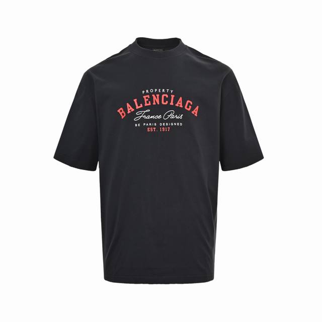 Balenciaga 巴黎世家 25Ss 红色宣言字母印花短袖2025 Balenciaga 红色宣言创意印花T恤 标识符号的几何革命。本系列新品以猩红与冷白