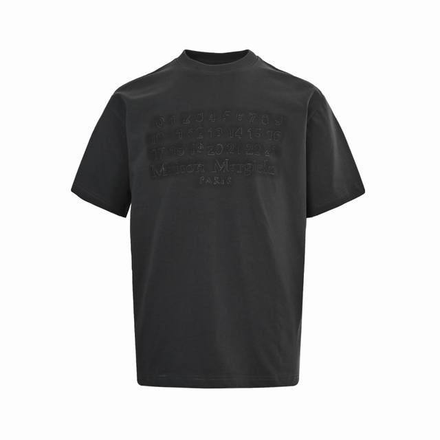 Maison Margiela 马吉拉 25Ss 阴影字母刺绣短袖定制280克全棉双纱硬挺面料 布面干净 布纹清晰 手感非常细腻扎实 更加力挺 舒适透气不易变形