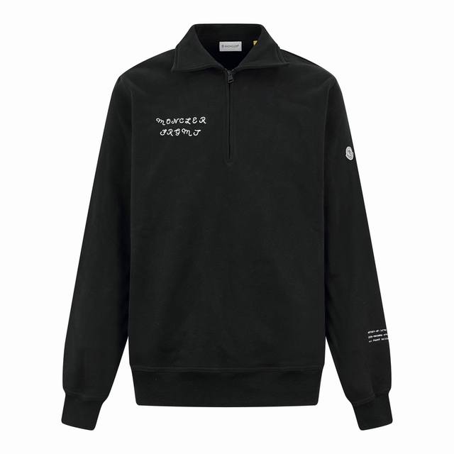 Moncler X Frgmt标识拉链卫衣定制柔絮臻棉绒织料 细腻柔软 舒适贴肤 以纯粹而浓郁的黑色为基调 Moncler ×Frgmt 共创系列 凝聚着双方的