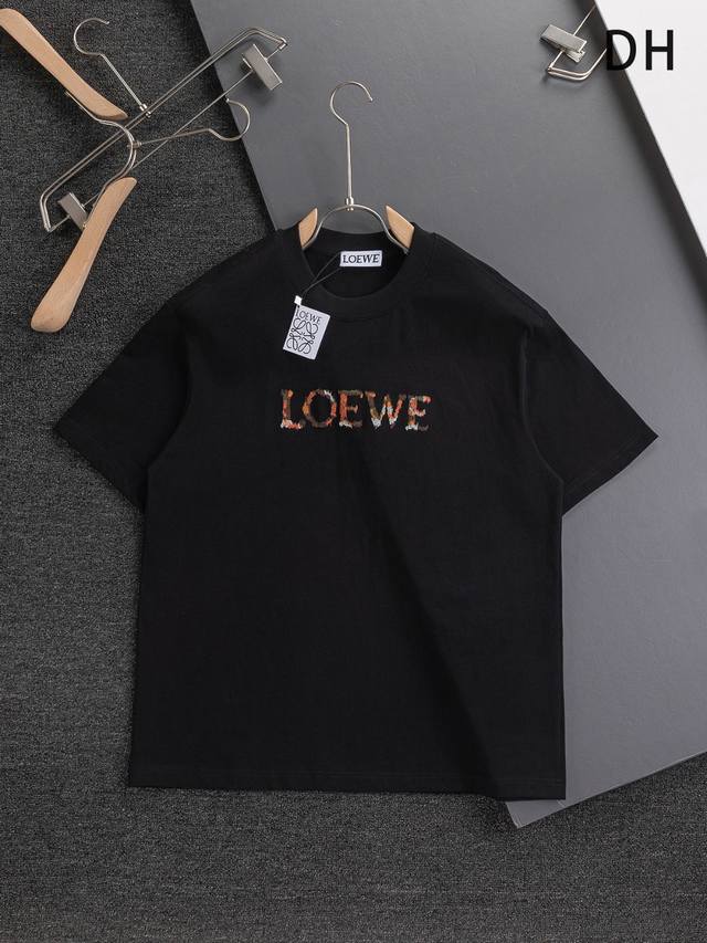 Loewe 罗意威 高版本 微宽版型S-Xl罗意威25Ss 新品官网同步发售 胸前迷彩简约字母花卉立体绣刺绣 多重重工艺 男女同款！短袖不在千篇一律的大众脸，而