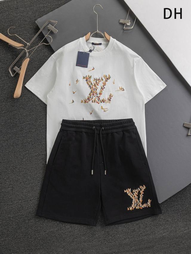 Louis Vuitton 路易威登 1V 驴家 微宽版型S-Xl25Ss Lv 新品专柜走秀款 前幅大Logo字母一帆风顺 帆船刺绣 后开袋 男女同款！短袖不