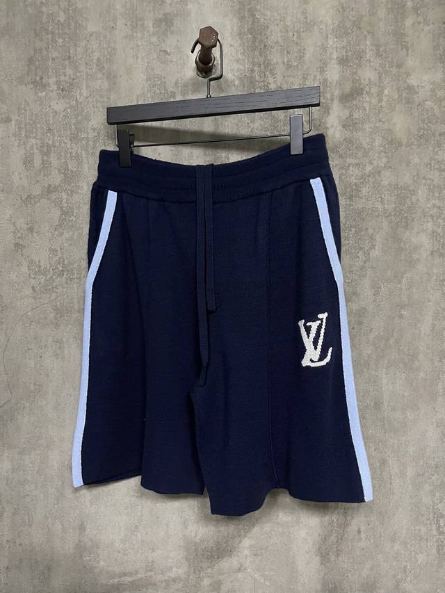 Louis Vuitton 25Ss Lv徽标提花线条松紧休闲短裤面料:定染40支精疏棉棉纱 采用德国进口机14针 Soto 毛料酵洗 毛料提花 定制纽扣 商标