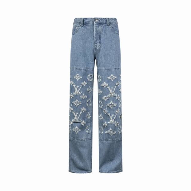 Louis Vuitton 水洗破洞牛仔裤定制纯棉尊享牛仔料 厚实立体 舒适贴肤 撞色Torn Monogram 细节呈现撕裂效果为点缀 犹如艺术品般璀璨夺目