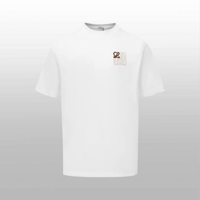 顶级版本 区别通货 - Loewe刺绣Logo短袖- 颜色：白色- 尺码：Xs S M L- 辅料: 全套定制辅料- 版型：宽松- 无性别区分 男女同款