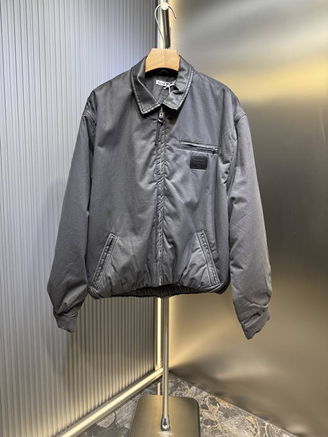 顶级原单 Acne Studi* 25Fw 巴恩风皮领夹棉拉链夹克外套采用高克重14Oz长绒棉斜纹织造，经双重洗水工艺 酵素洗+浮石磨 处理，呈现自然褪色效果，