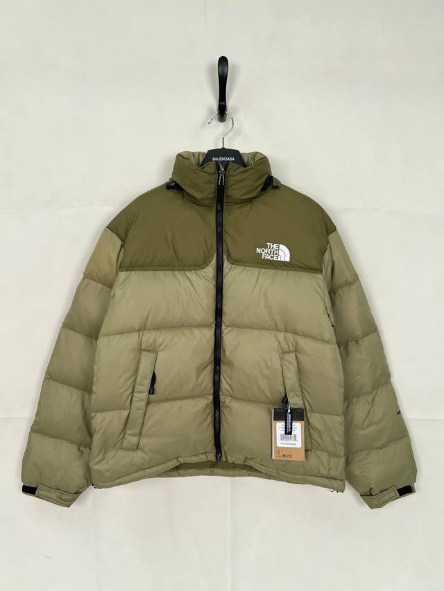 高质量版本 新款The North Face北面Vintage 90S 明星同款羽绒服 设计理念：The North Face”的字面含义为山的最寒冷、最艰难一