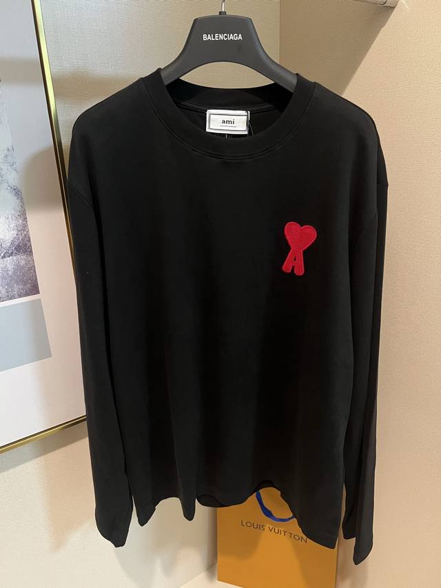 Size S M L Xl 2配色：黑色 白色 男女同款 Ami 艾米 经典Logo爱心刺绣 后背同色Ami刺绣重磅棉质成衣酵洗长袖T恤、左侧刺绣含蓄标注品牌身