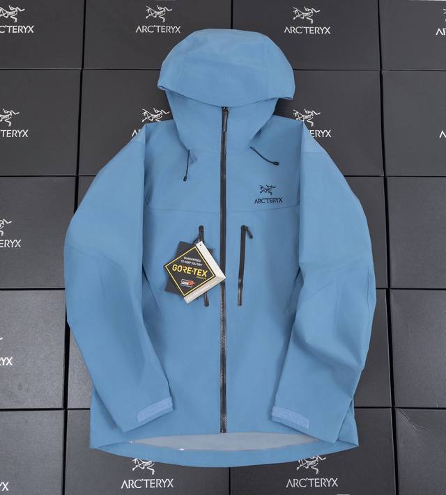款号J99 水洗蓝实拍图顶级版本Arcteryx始祖鸟 Alpha系列 Sv 第7代 Gore-Tex Pro 刺绣Logo图案休闲运动连帽拉链硬壳冲锋衣滑雪服