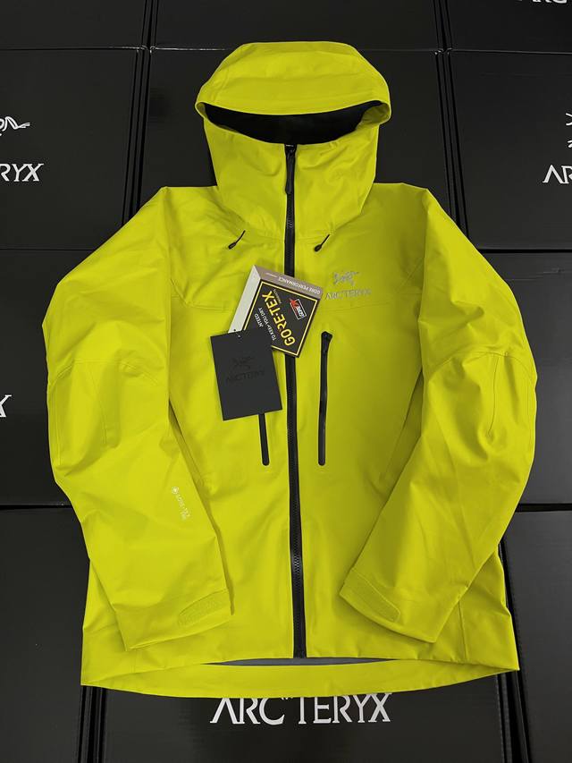 款号J99 磐石绿实拍图顶级版本Arcteryx始祖鸟 Alpha系列 Sv 第7代 Gore-Tex Pro 刺绣Logo图案休闲运动连帽拉链硬壳冲锋衣滑雪服