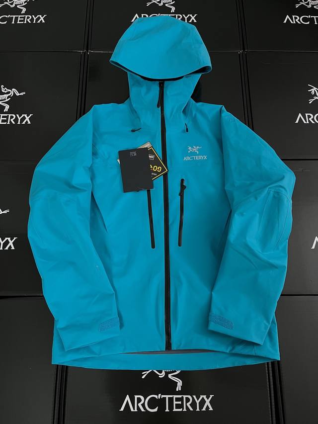 款号J99 脂鲤蓝实拍图顶级版本Arcteryx始祖鸟 Alpha系列 Sv 第7代 Gore-Tex Pro 刺绣Logo图案休闲运动连帽拉链硬壳冲锋衣滑雪服