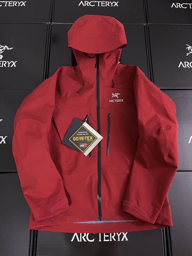 款号J99 波尔多红实拍顶级版本Arcteryx始祖鸟 Alpha系列 Sv 第7代 Gore-Tex Pro 刺绣Logo图案休闲运动连帽拉链硬壳冲锋衣滑雪服